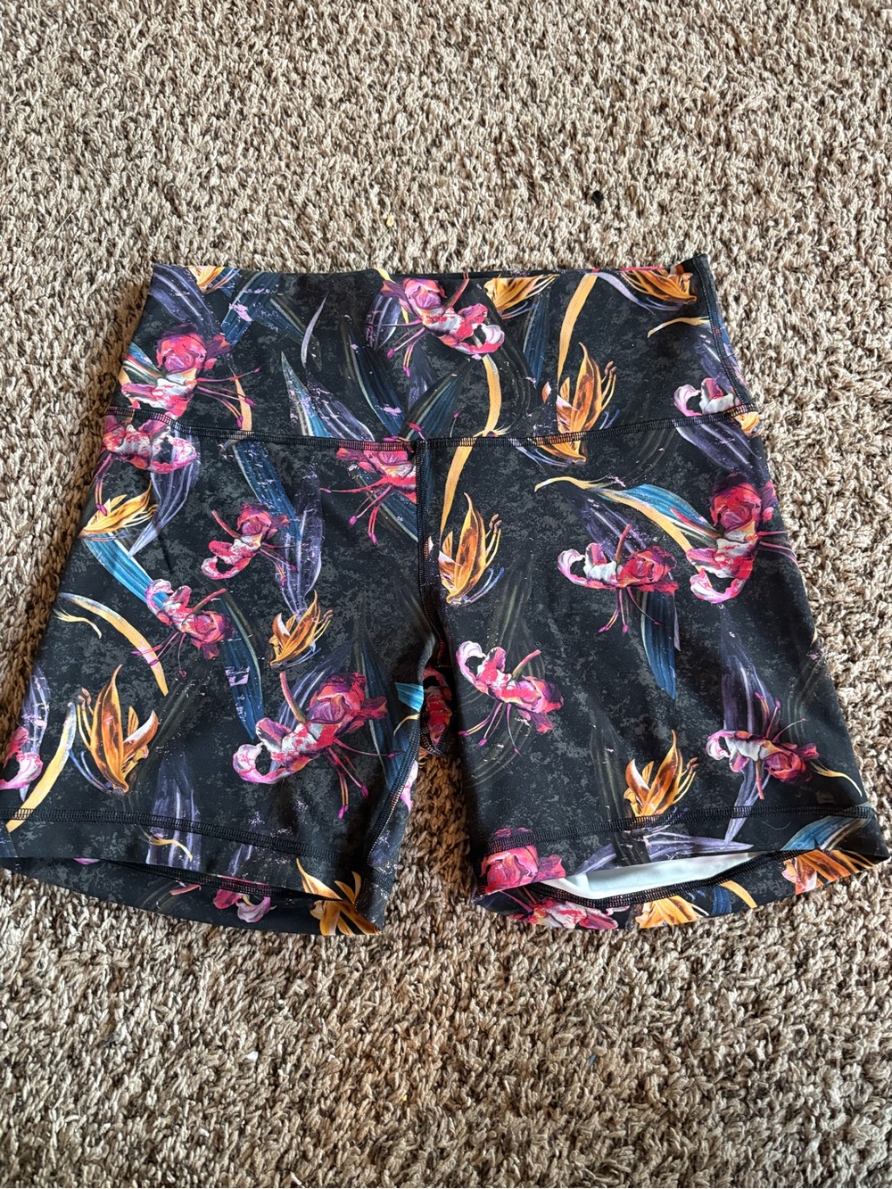 Women’s Wunder Train Floral High-Rise 6” Shorts